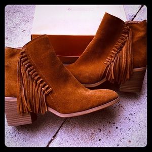 Fringed suede ankle boots